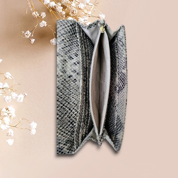 Michael Kors White/Brown Python Embossed Wallet - Picture 11 of 12